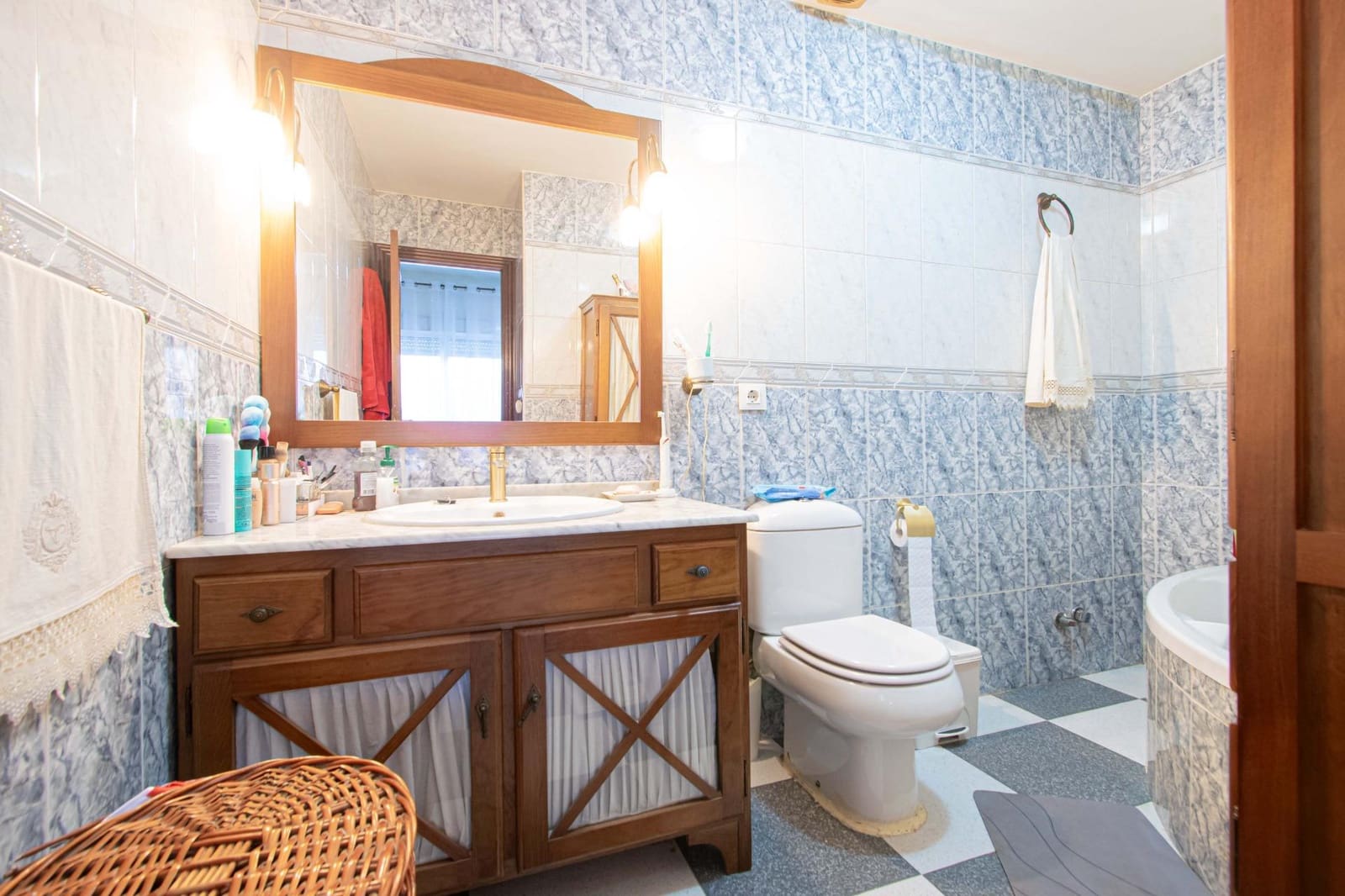 3 bedroom Villa for sale in Bormujos with pool - € 470,000 (Ref: 9183703)