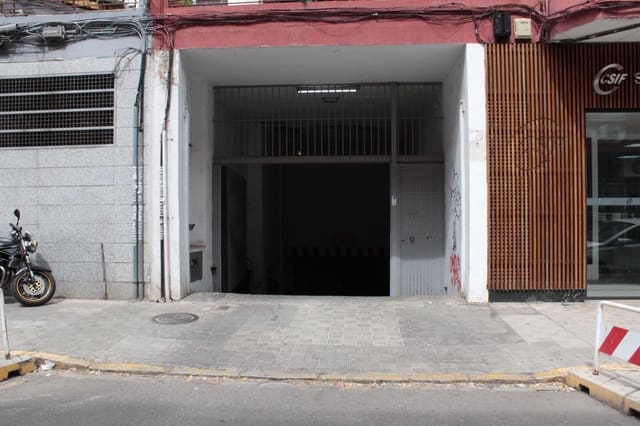 Garage til leje i Sevilla by - € 150 (Ref: 9183704)