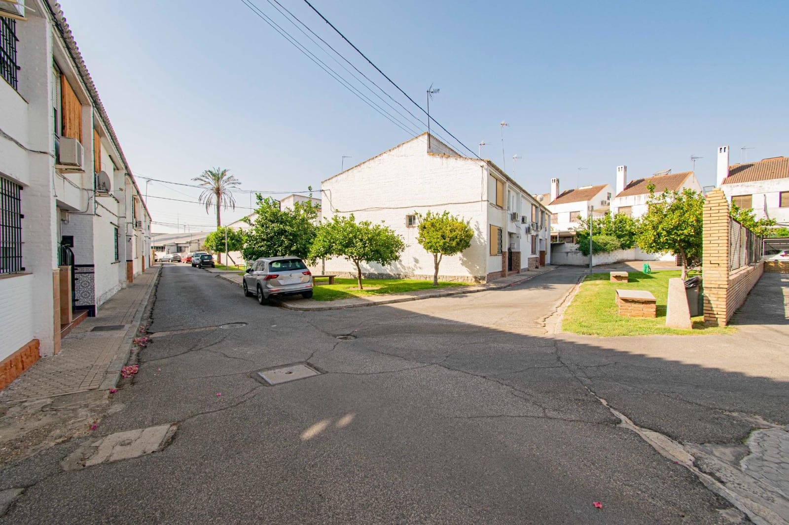 4 soveværelse Rækkehus til salg i Sevilla by med swimmingpool - € 320.000 (Ref: 9183705)