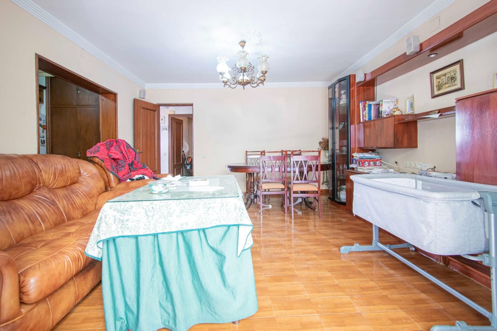 4 soveværelse Rækkehus til salg i Sevilla by med swimmingpool - € 320.000 (Ref: 9183705)