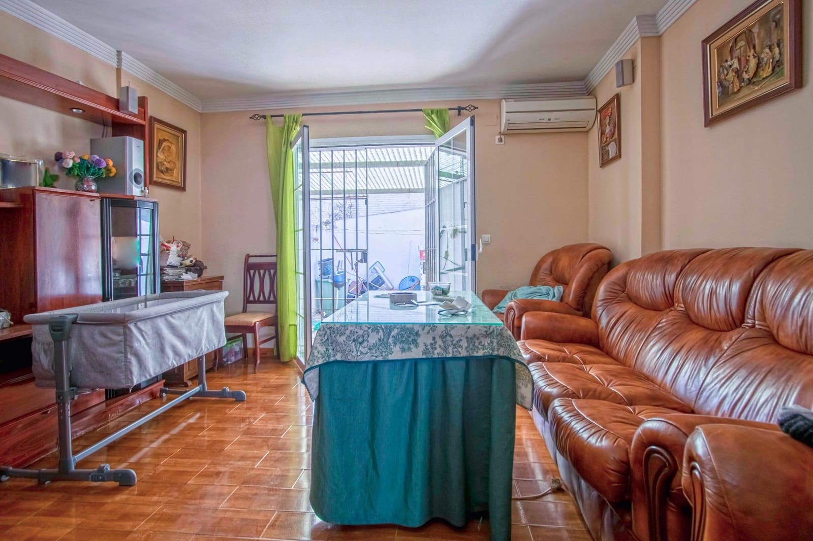 4 soveværelse Rækkehus til salg i Sevilla by med swimmingpool - € 320.000 (Ref: 9183705)