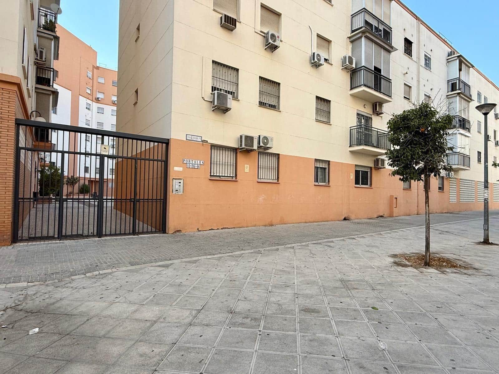 2 soveværelse Lejlighed til salg i Sevilla by med garage - € 179.000 (Ref: 9191129)
