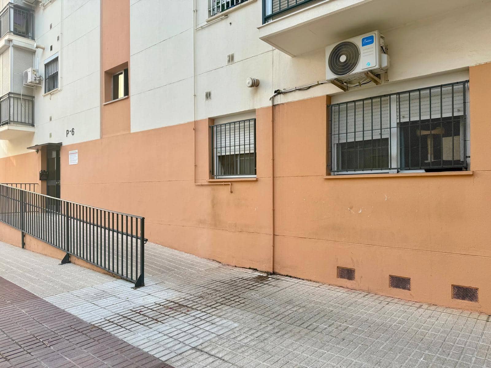 2 soveværelse Lejlighed til salg i Sevilla by med garage - € 179.000 (Ref: 9191129)