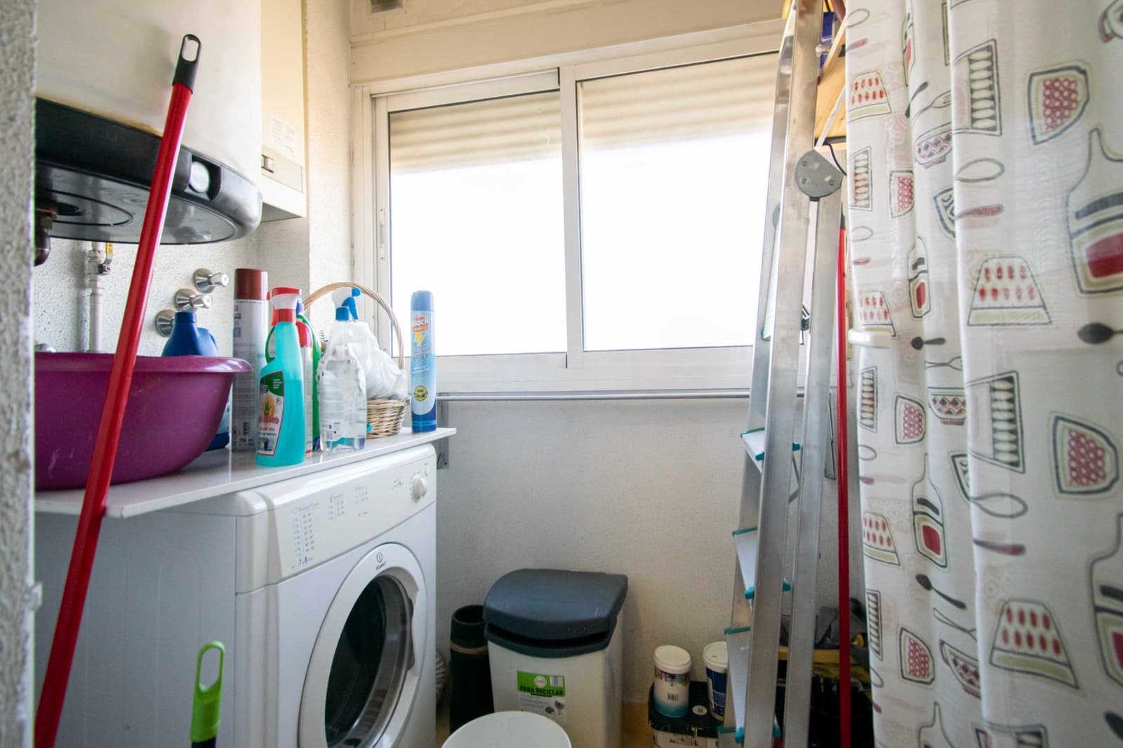 4 soveværelse Lejlighed til salg i Sevilla by med garage - € 265.000 (Ref: 9197789)