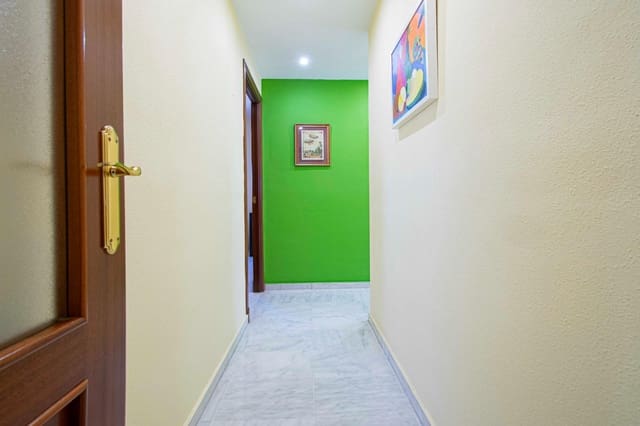 4 sypialnia Mieszkanie na sprzedaż w Miasto Sewilla z garażem - 265 000 € (Ref: 9197789)