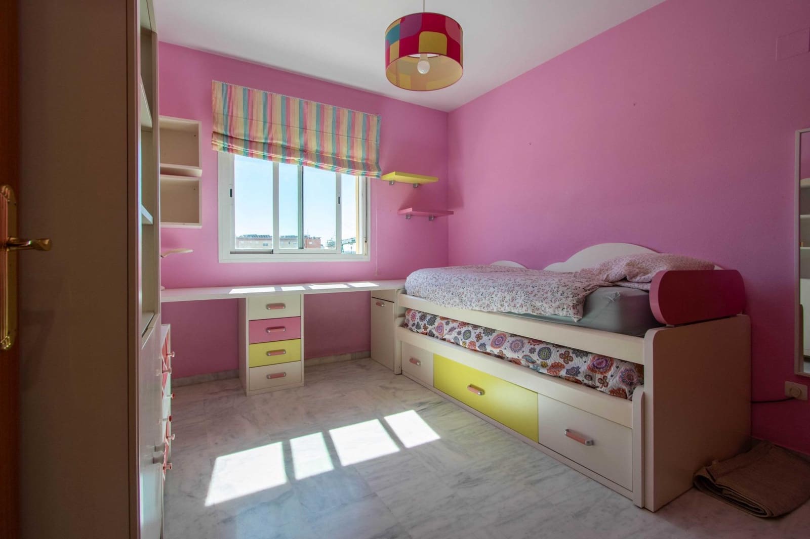 4 soveværelse Lejlighed til salg i Sevilla by med garage - € 265.000 (Ref: 9197789)