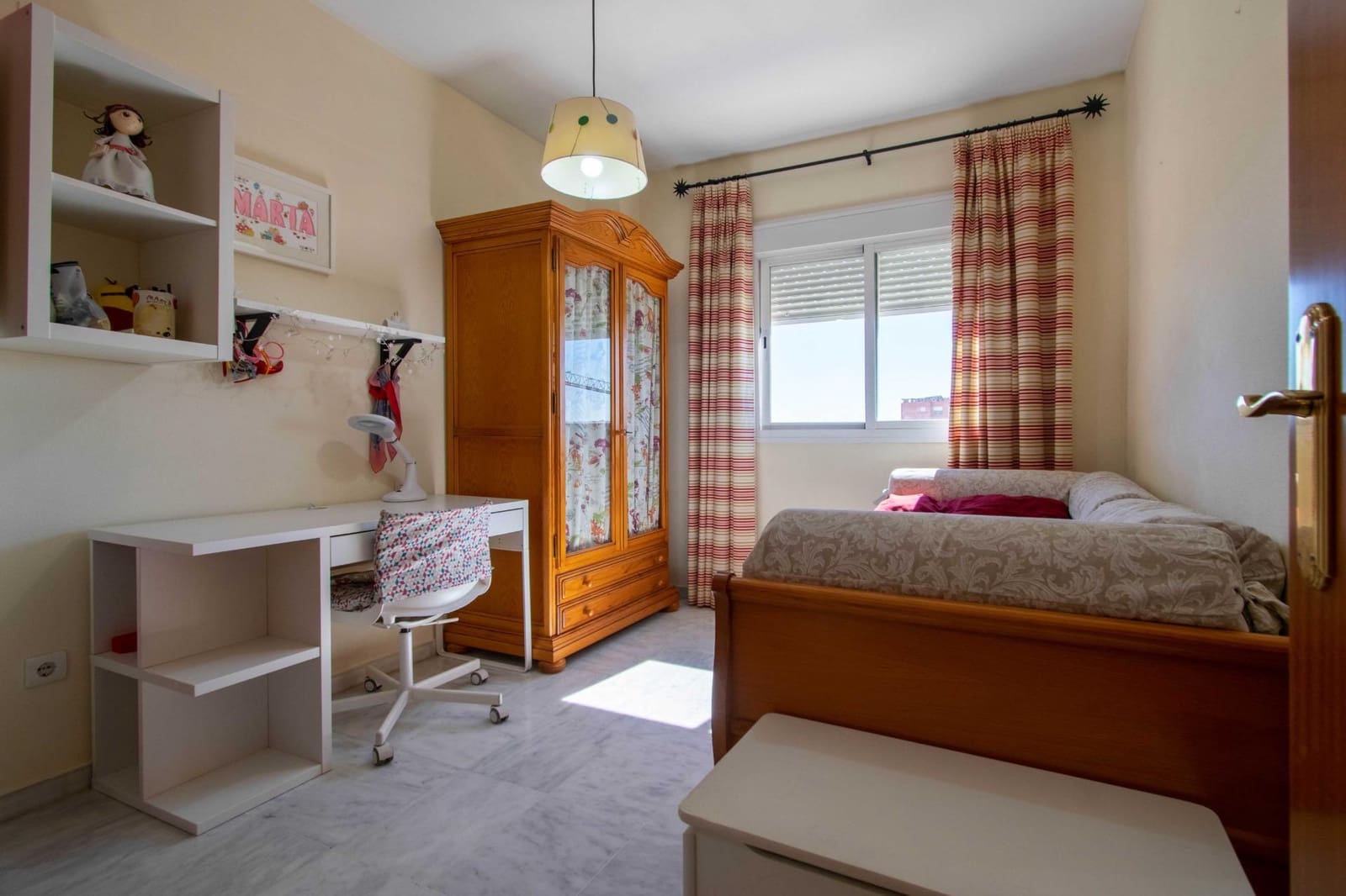 4 soveværelse Lejlighed til salg i Sevilla by med garage - € 265.000 (Ref: 9197789)