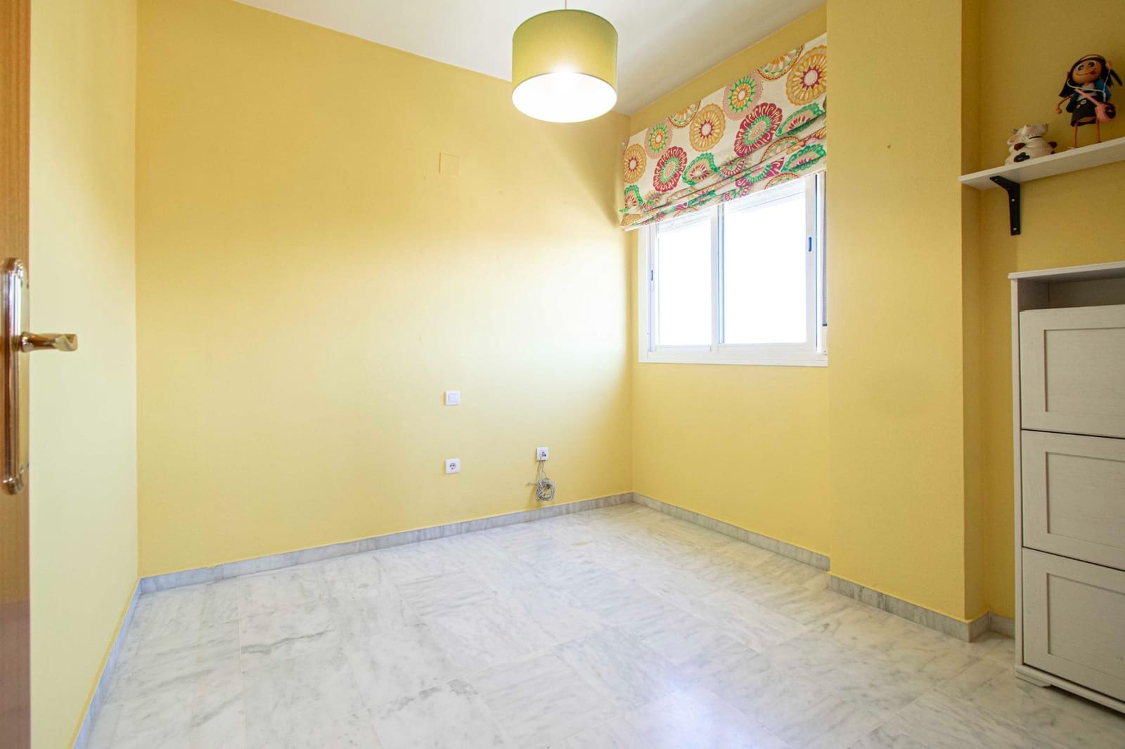 4 soveværelse Lejlighed til salg i Sevilla by med garage - € 265.000 (Ref: 9197789)