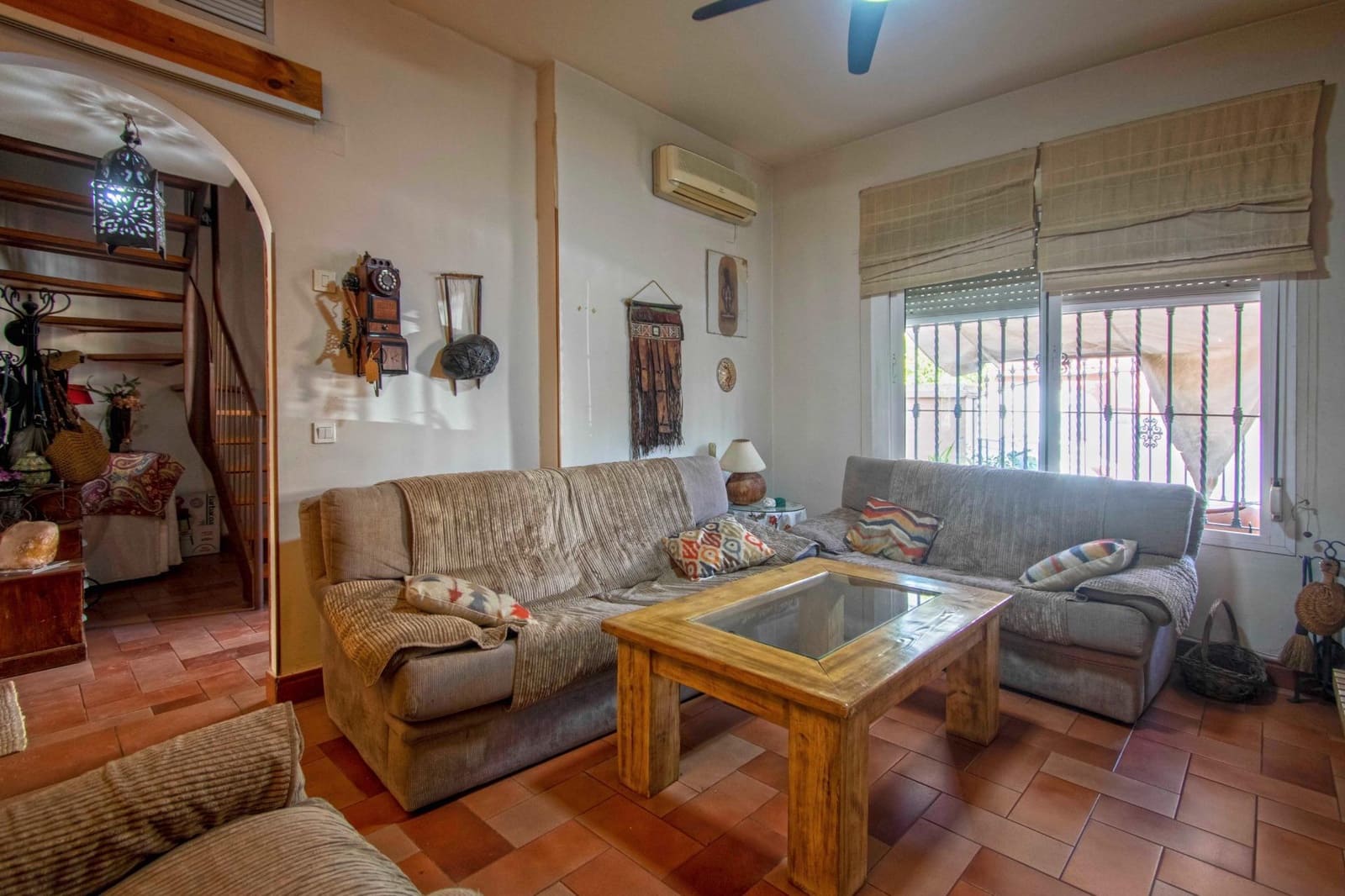 4 soveværelse Rækkehus til salg i Sevilla by med swimmingpool - € 318.000 (Ref: 9215117)