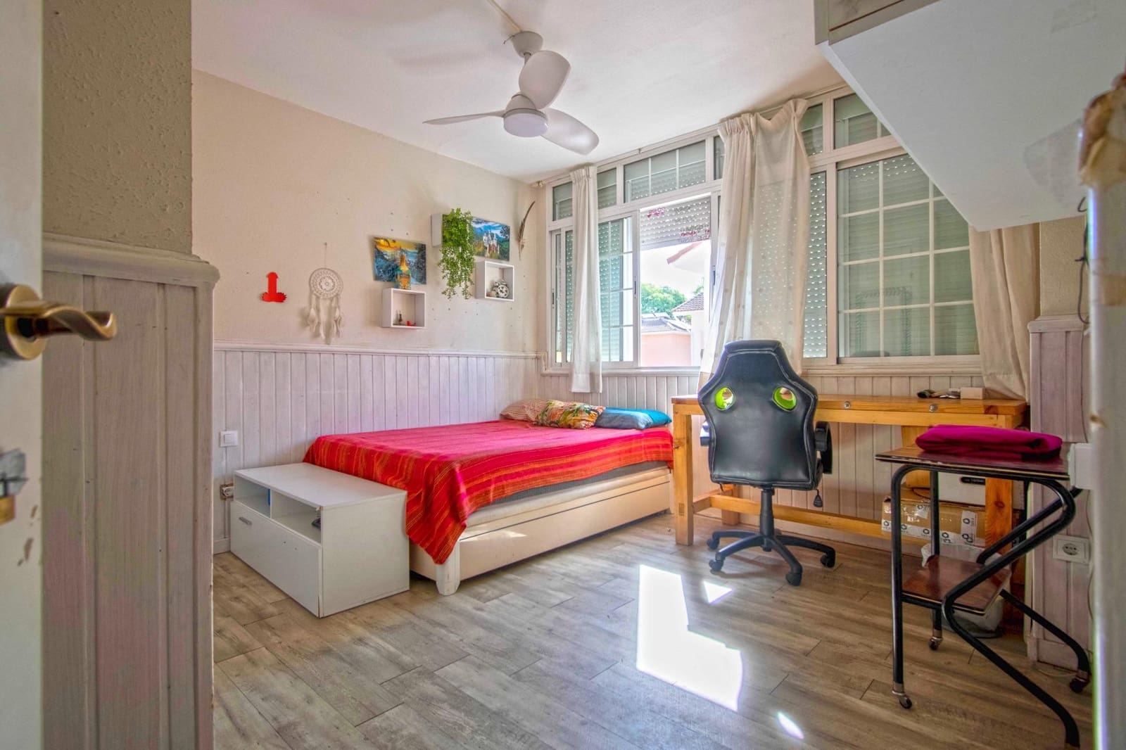 4 soveværelse Rækkehus til salg i Sevilla by med swimmingpool - € 318.000 (Ref: 9215117)