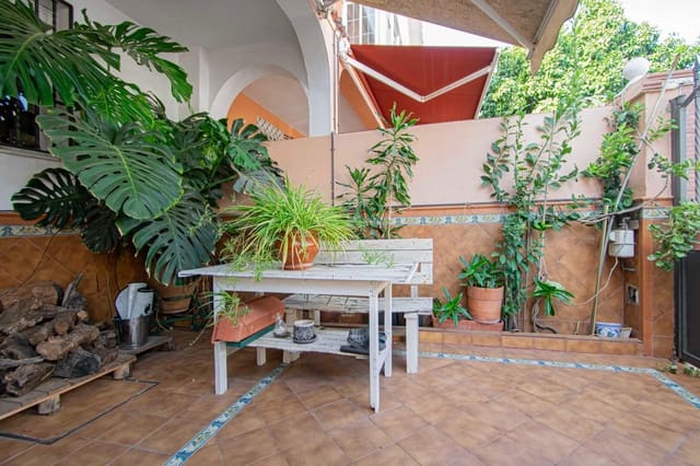 4 chambre Villa/Maison Mitoyenne à vendre à Séville ville avec piscine - 318 000 € (Ref: 9215117)