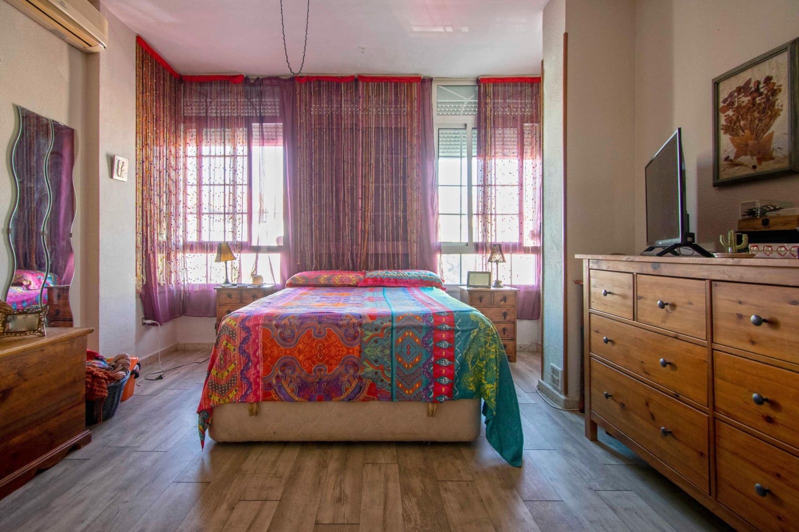 4 soveværelse Rækkehus til salg i Sevilla by med swimmingpool - € 318.000 (Ref: 9215117)