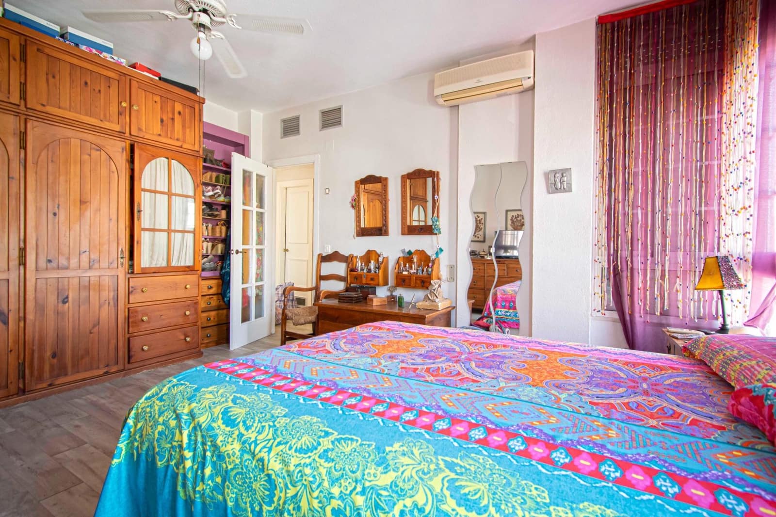 4 soveværelse Rækkehus til salg i Sevilla by med swimmingpool - € 318.000 (Ref: 9215117)