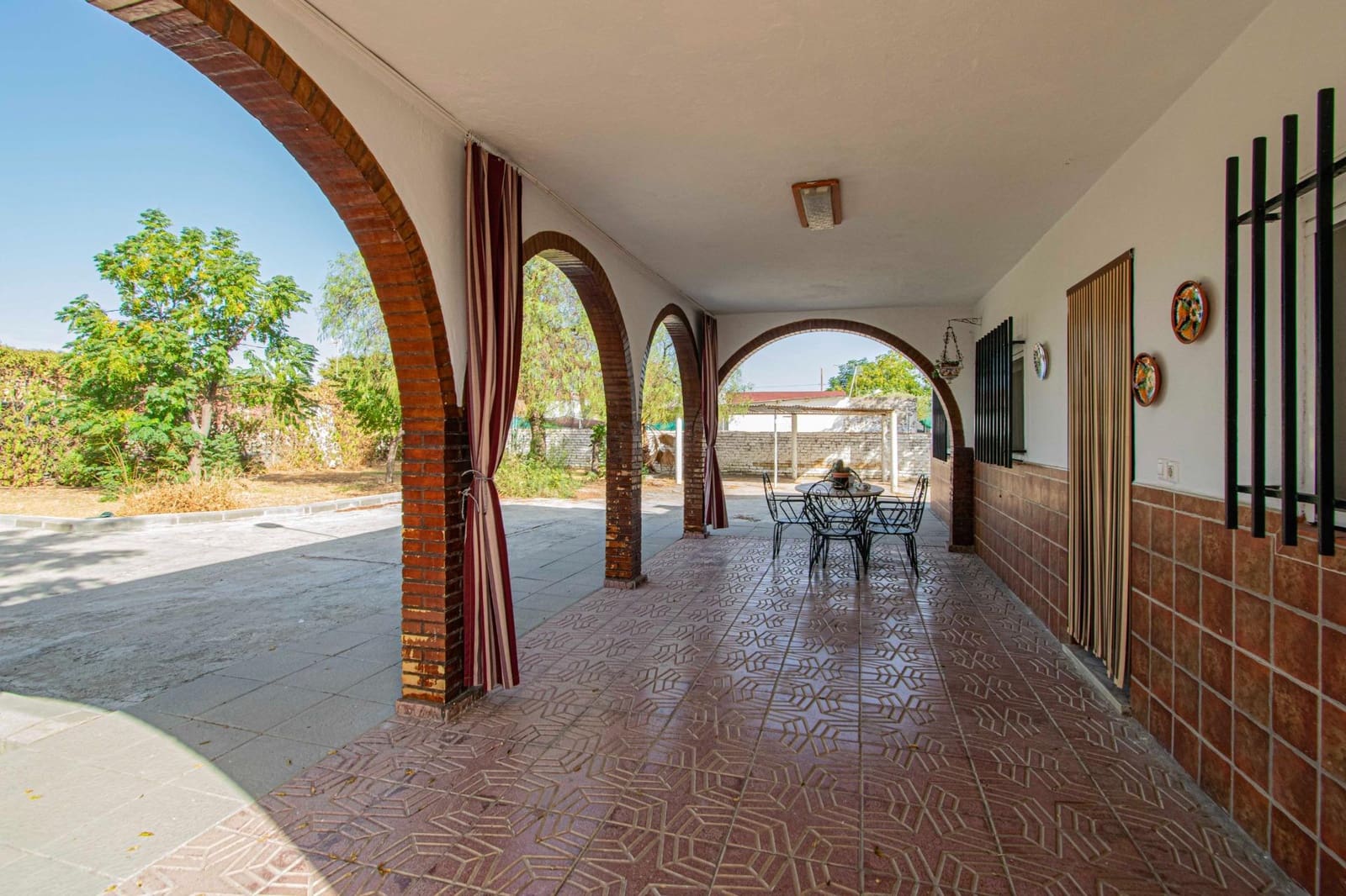 6 soveværelse Villa til salg i Carmona med swimmingpool garage - € 262.000 (Ref: 9232638)