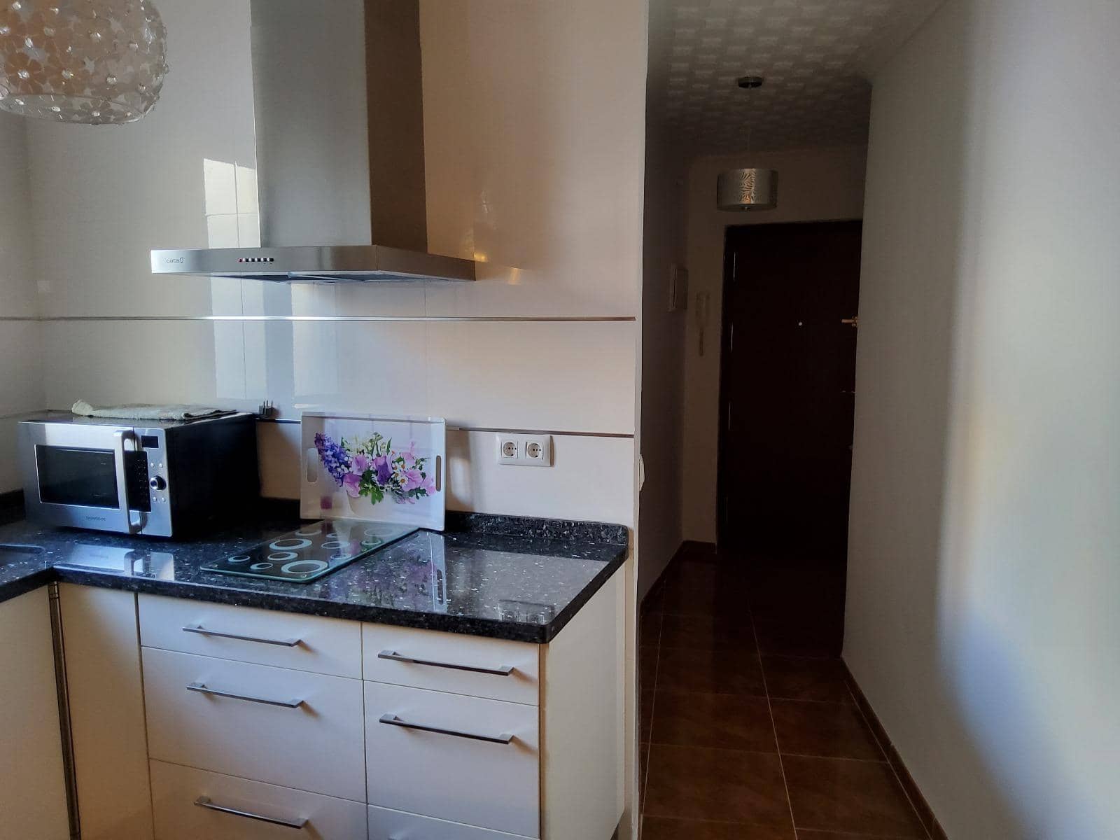 3 soveværelse Lejlighed til leje i Sevilla by - € 1.000 (Ref: 9236506)