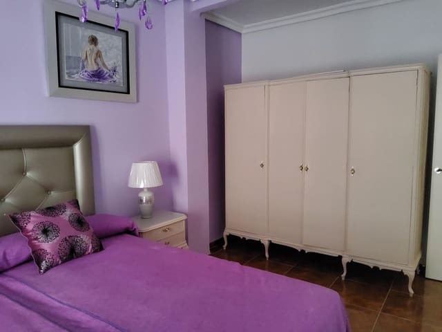 3 soveværelse Lejlighed til leje i Nervión, Sevilla by - € 1.000 (Ref: 9236506)