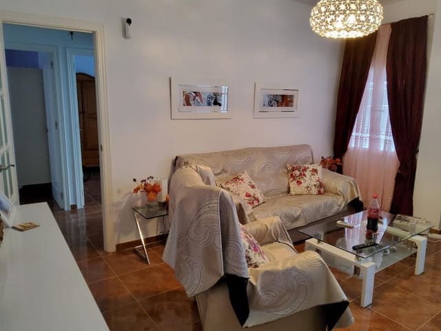 3 soveværelse Lejlighed til leje i Nervión, Sevilla by - € 1.000 (Ref: 9236506)