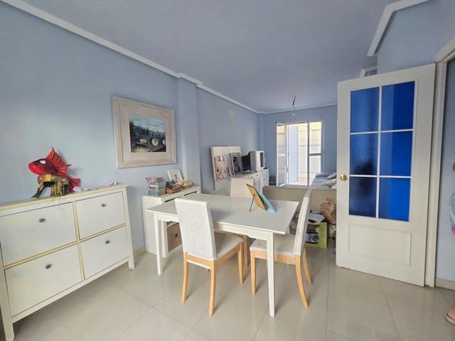 5 slaapkamer Rijtjeshuis te koop in Isla Cristina - € 220.000 (Ref: 9240024)