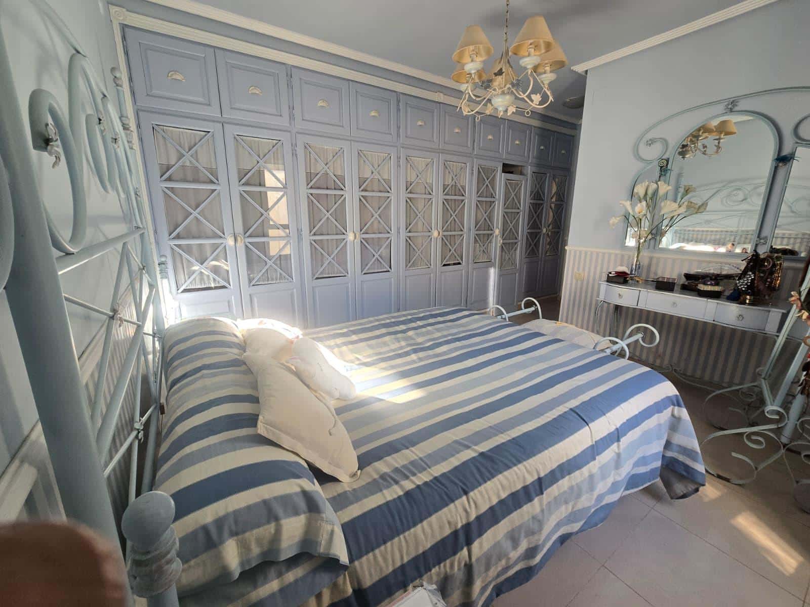 5 soveværelse Rækkehus til salg i Isla Cristina - € 220.000 (Ref: 9240024)