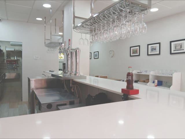 Komercyjne na sprzedaż w Miasto Sewilla - 60 000 € (Ref: 9243002)