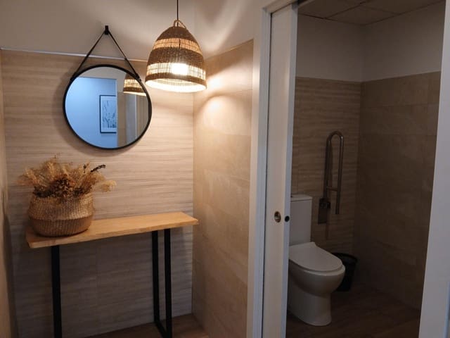 Komercyjne na sprzedaż w Miasto Sewilla - 60 000 € (Ref: 9243002)