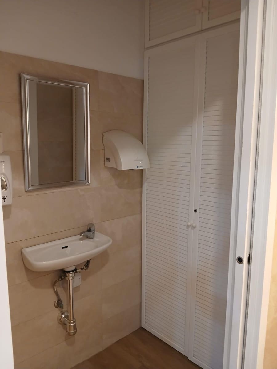 Commercial for sale in Seville city - € 60,000 (Ref: 9243002)