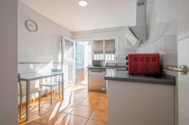 4 makuuhuone Omakotitalo myytävänä paikassa Utrera - 247 000 € (Ref: 9243007)