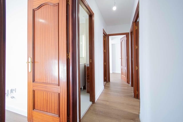 Piso de 4 habitaciones en Sevilla ciudad en venta - 255.000 € (Ref: 9247343)