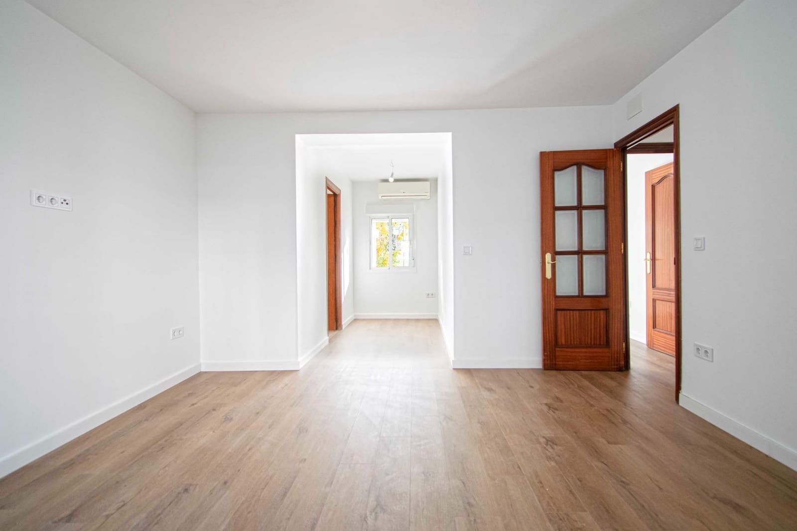 Piso de 4 habitaciones en Sevilla ciudad en venta - 255.000 € (Ref: 9247343)