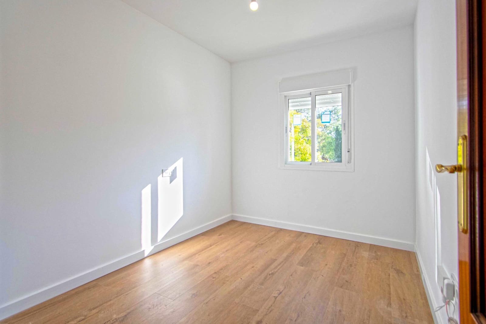 Piso de 4 habitaciones en Sevilla ciudad en venta - 255.000 € (Ref: 9247343)