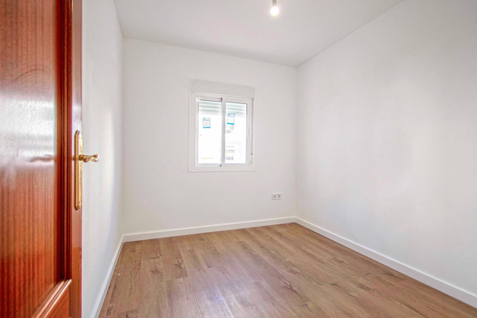 Piso de 4 habitaciones en Sevilla ciudad en venta - 255.000 € (Ref: 9247343)