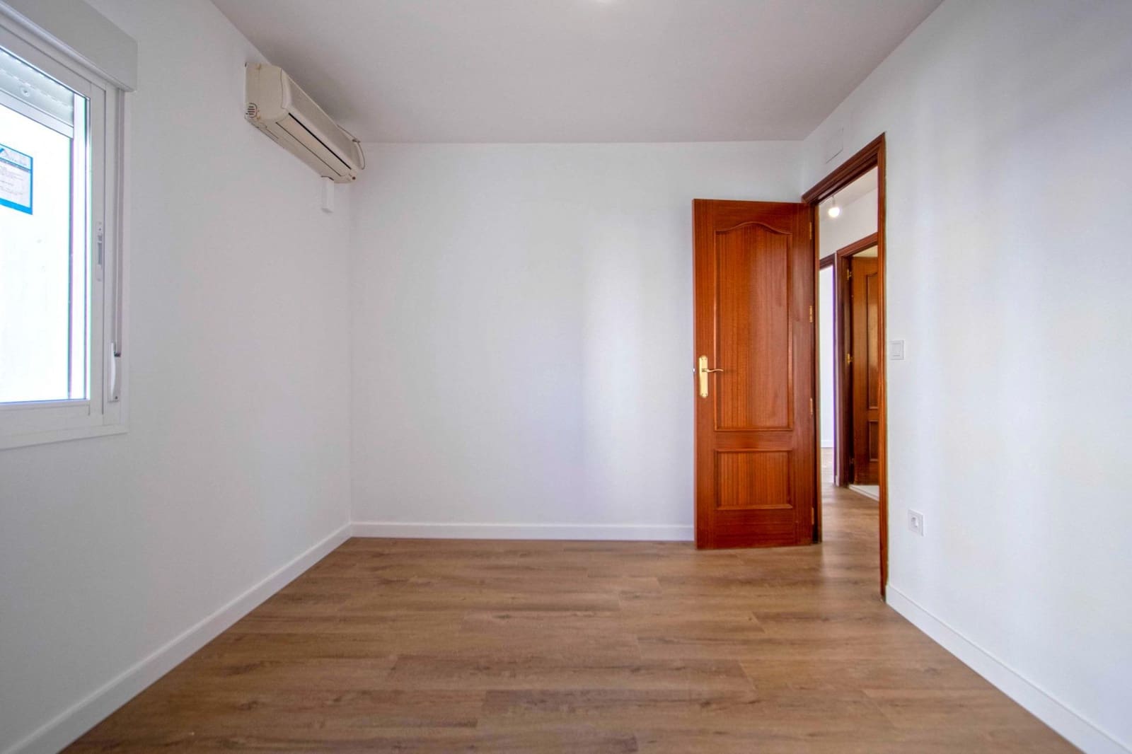 Piso de 4 habitaciones en Sevilla ciudad en venta - 255.000 € (Ref: 9247343)