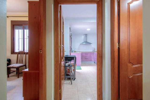 4 bedroom Townhouse for sale in Seville city - € 495,000 (Ref: 9252064)