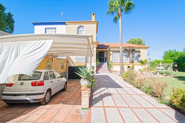 8 soveværelse Villa til salg i Montequinto, Dos Hermanas med swimmingpool garage - € 850.000 (Ref: 9252065)