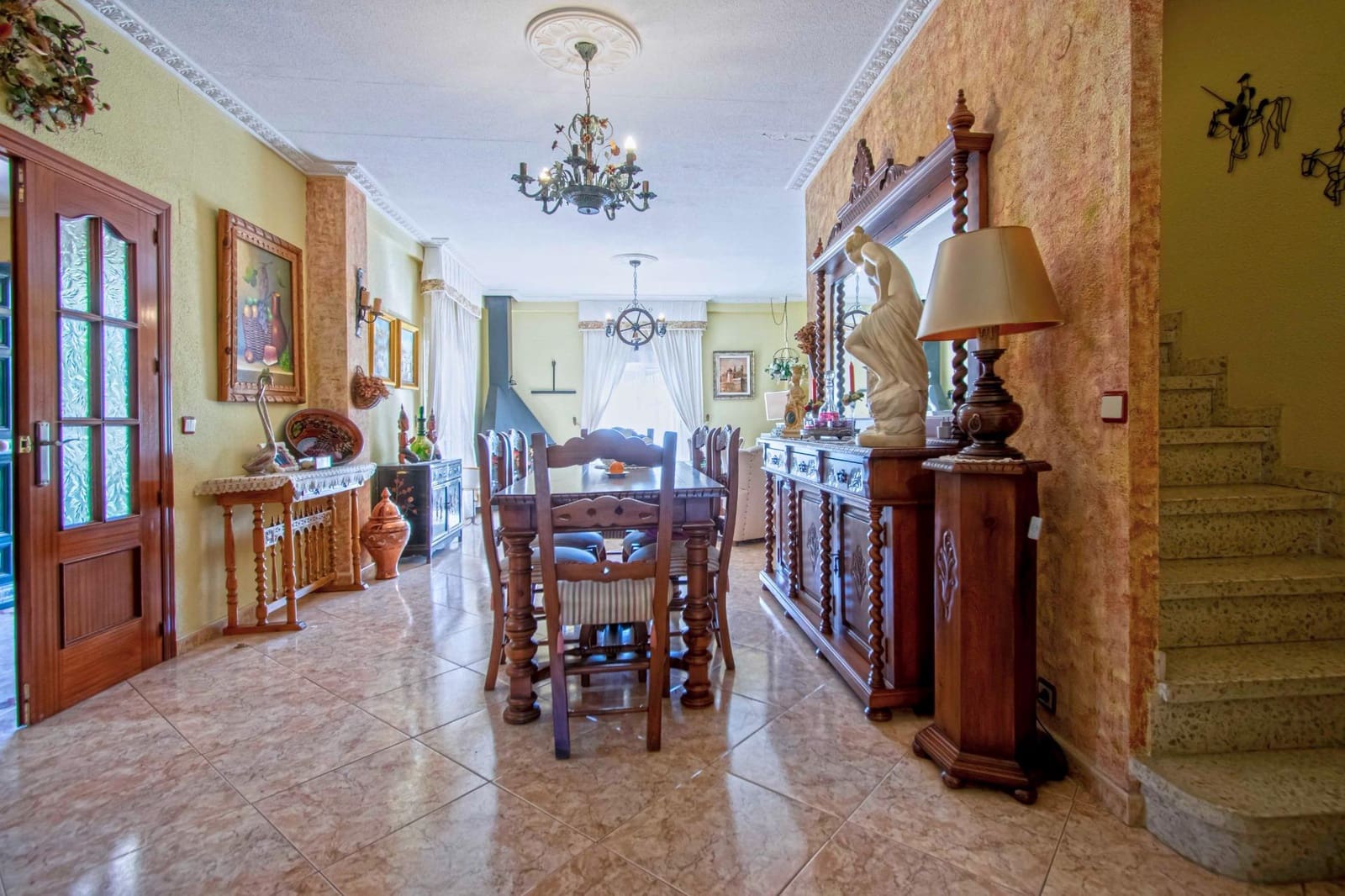 8 soveværelse Villa til salg i Montequinto med swimmingpool garage - € 850.000 (Ref: 9252065)