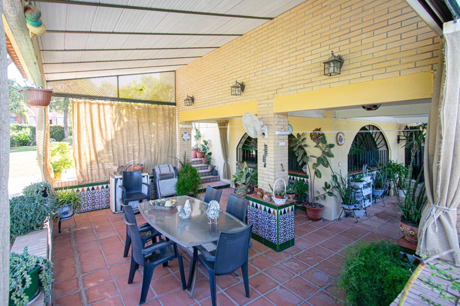 8 soveværelse Villa til salg i Montequinto med swimmingpool garage - € 850.000 (Ref: 9252065)