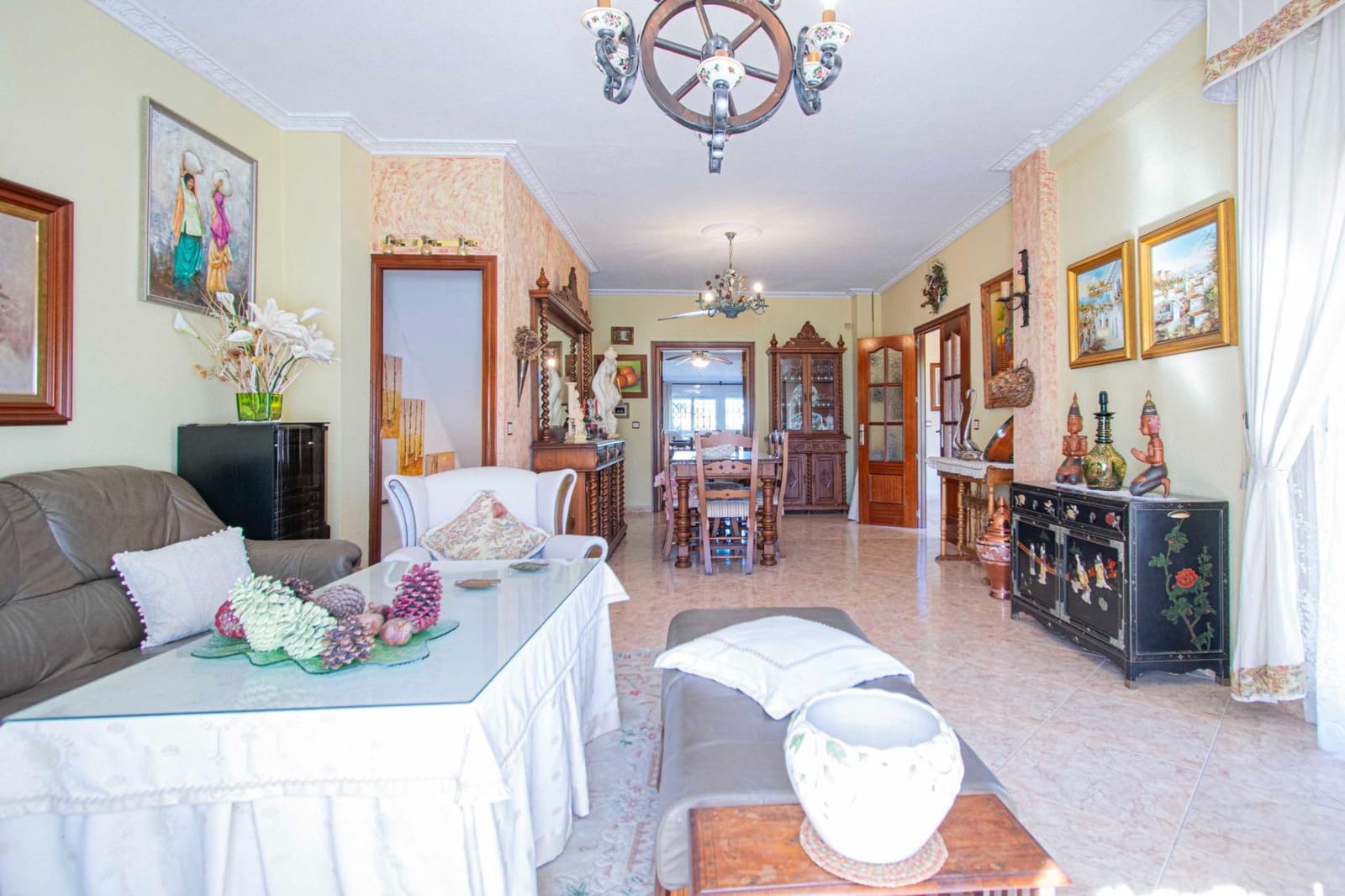 8 soveværelse Villa til salg i Montequinto med swimmingpool garage - € 850.000 (Ref: 9252065)