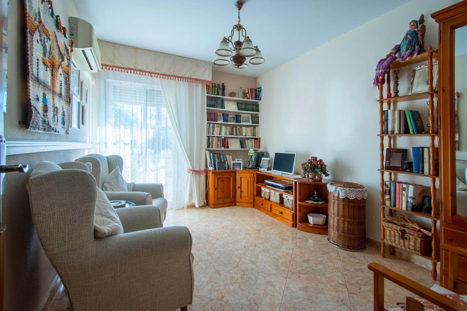 8 soveværelse Villa til salg i Montequinto med swimmingpool garage - € 850.000 (Ref: 9252065)