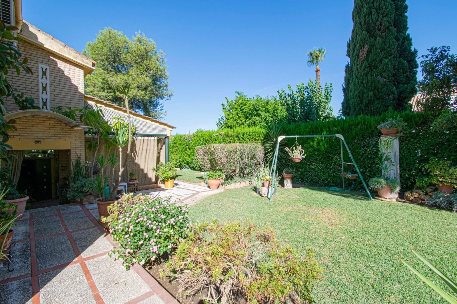 8 soveværelse Villa til salg i Montequinto med swimmingpool garage - € 850.000 (Ref: 9252065)