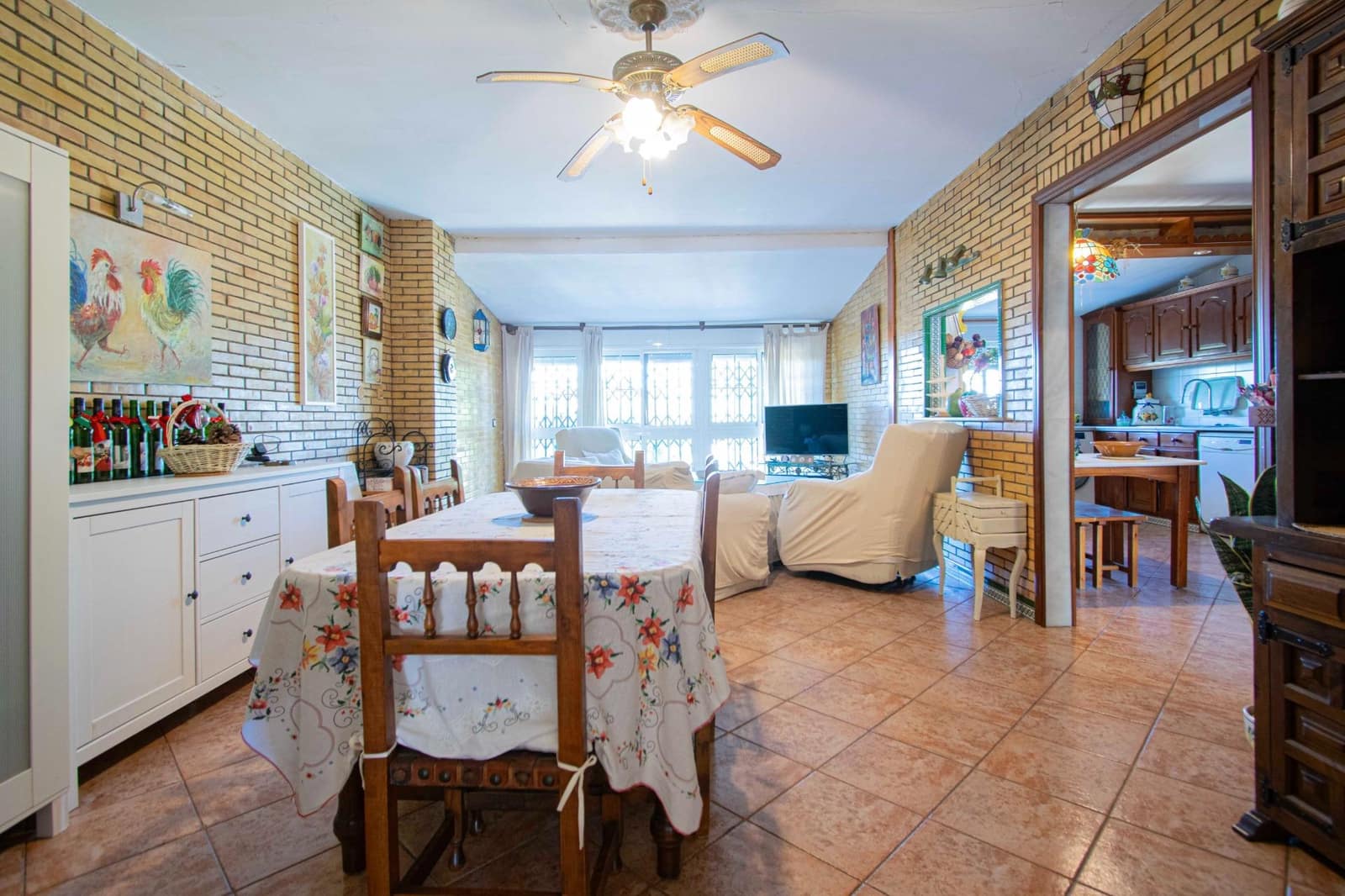 8 soveværelse Villa til salg i Montequinto med swimmingpool garage - € 850.000 (Ref: 9252065)