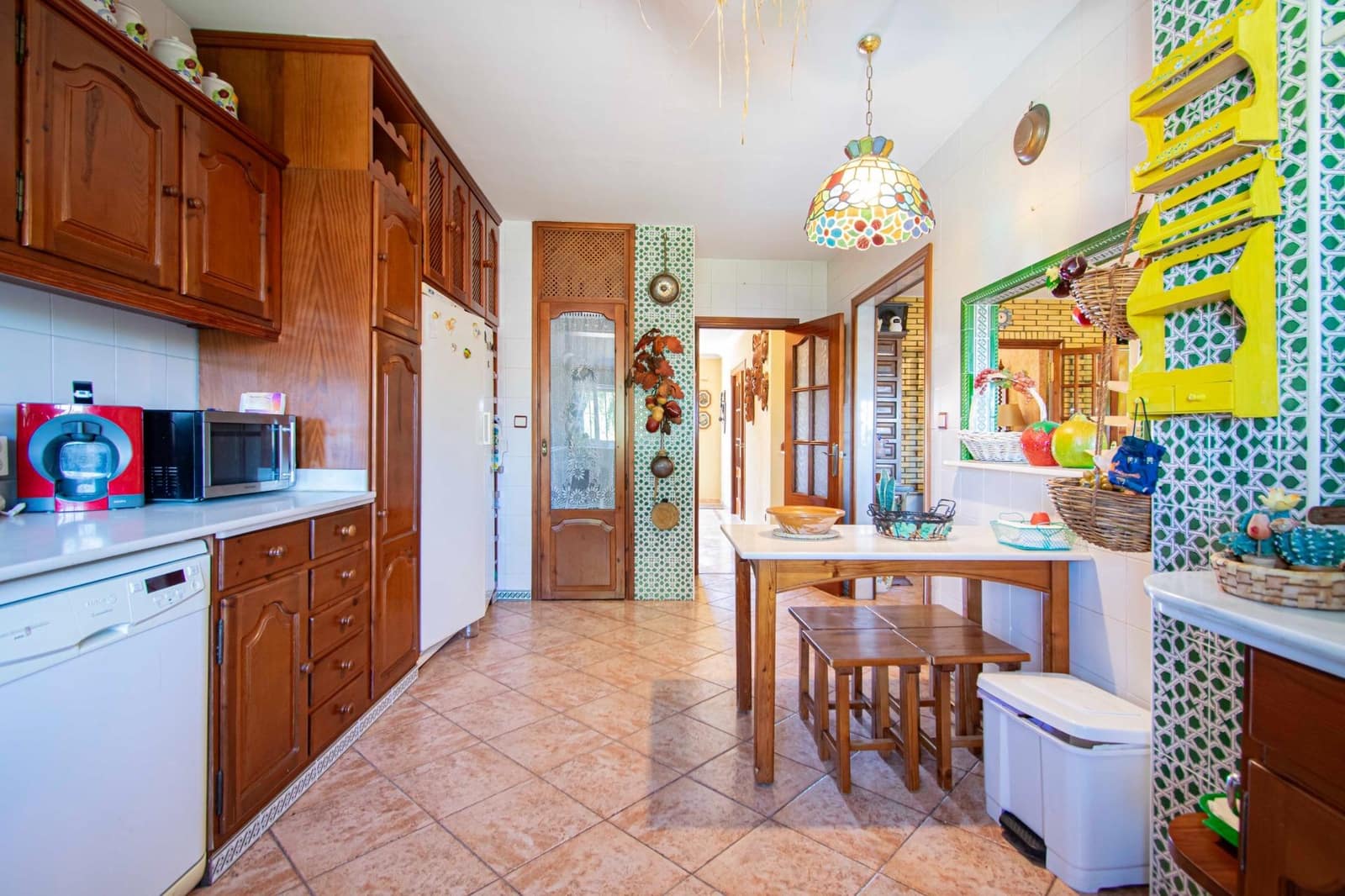 8 soveværelse Villa til salg i Montequinto med swimmingpool garage - € 850.000 (Ref: 9252065)