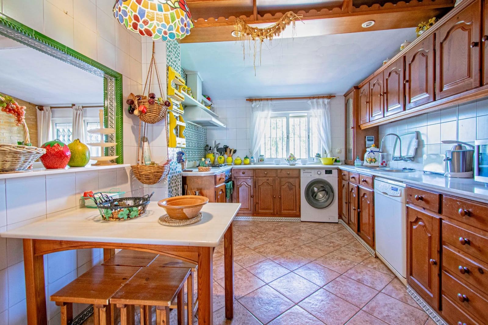 8 soveværelse Villa til salg i Montequinto med swimmingpool garage - € 850.000 (Ref: 9252065)