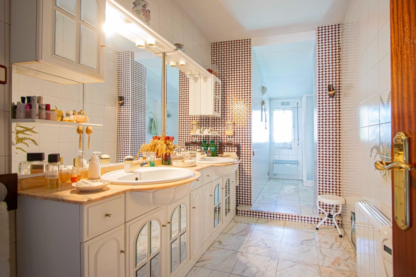 8 soveværelse Villa til salg i Montequinto med swimmingpool garage - € 850.000 (Ref: 9252065)