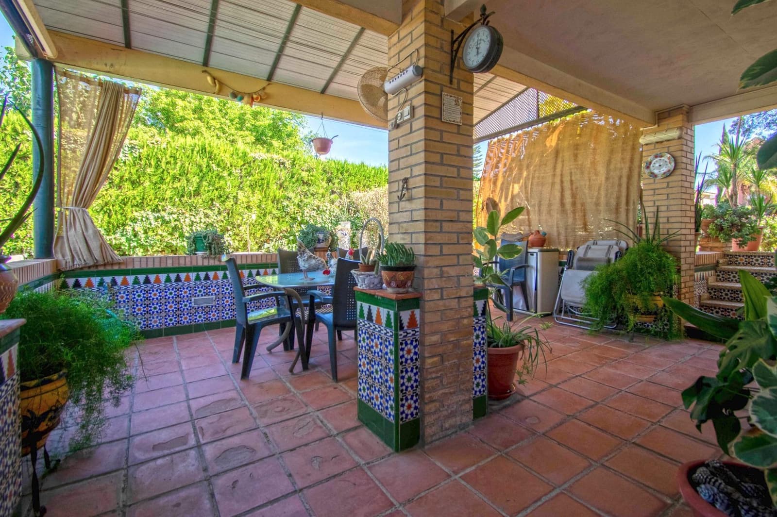 8 soveværelse Villa til salg i Montequinto med swimmingpool garage - € 850.000 (Ref: 9252065)