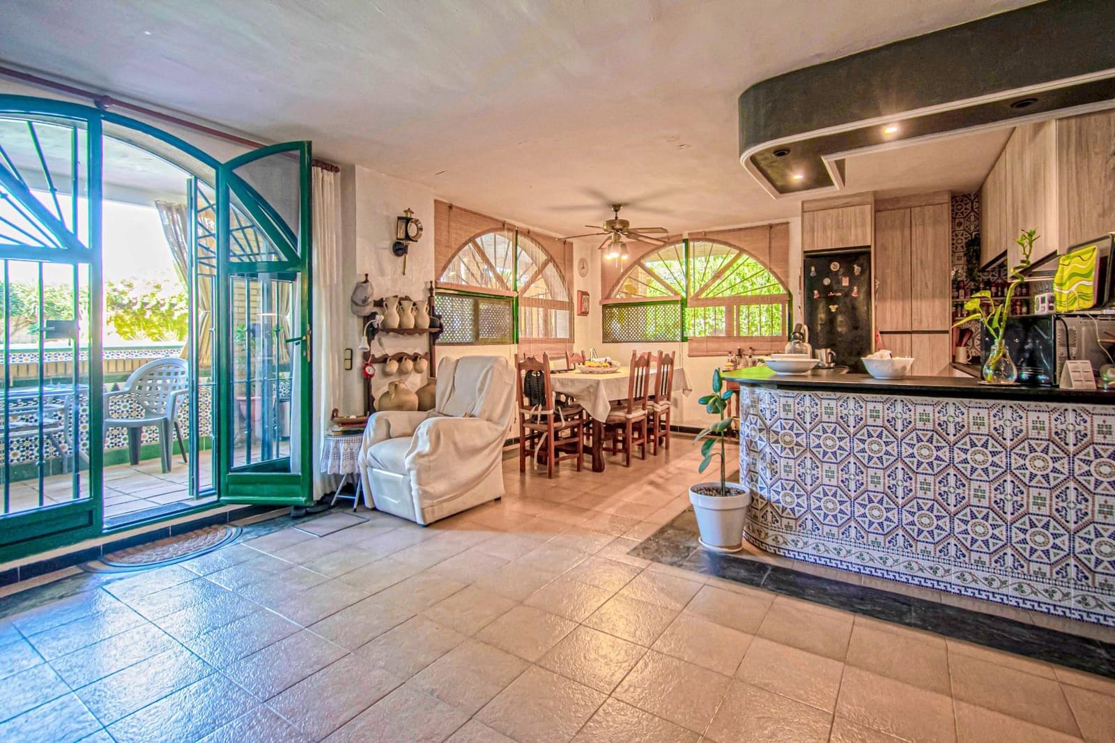 8 soveværelse Villa til salg i Montequinto med swimmingpool garage - € 850.000 (Ref: 9252065)