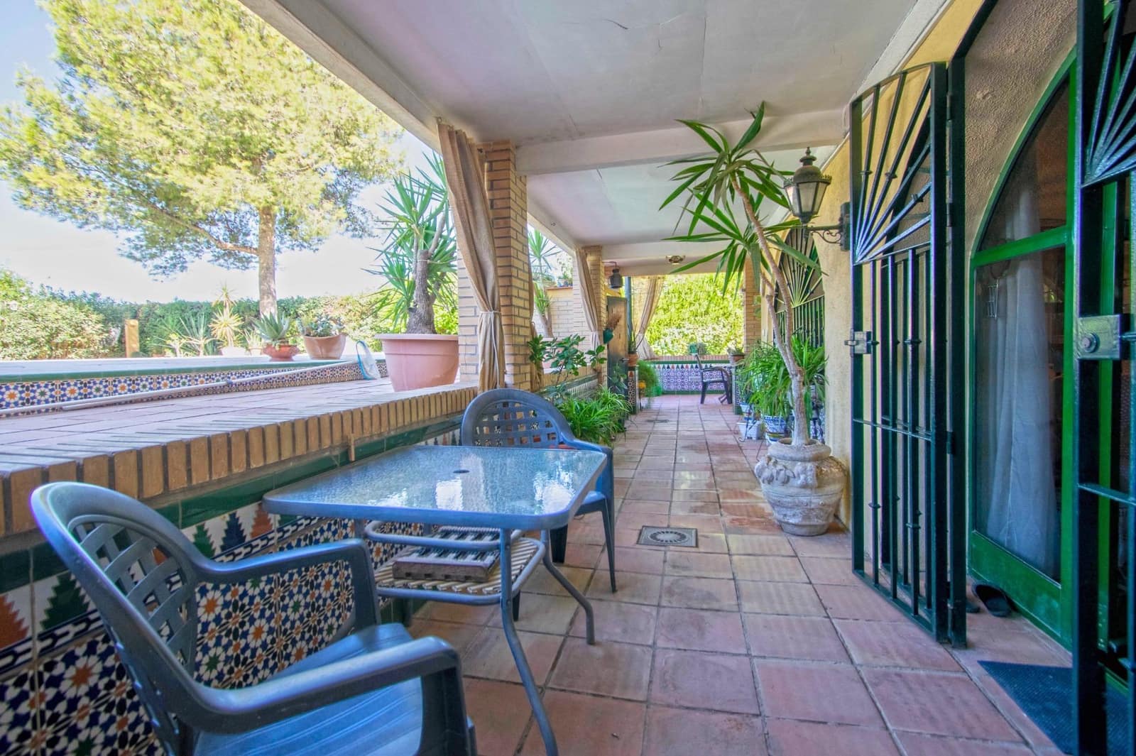 8 soveværelse Villa til salg i Montequinto med swimmingpool garage - € 850.000 (Ref: 9252065)