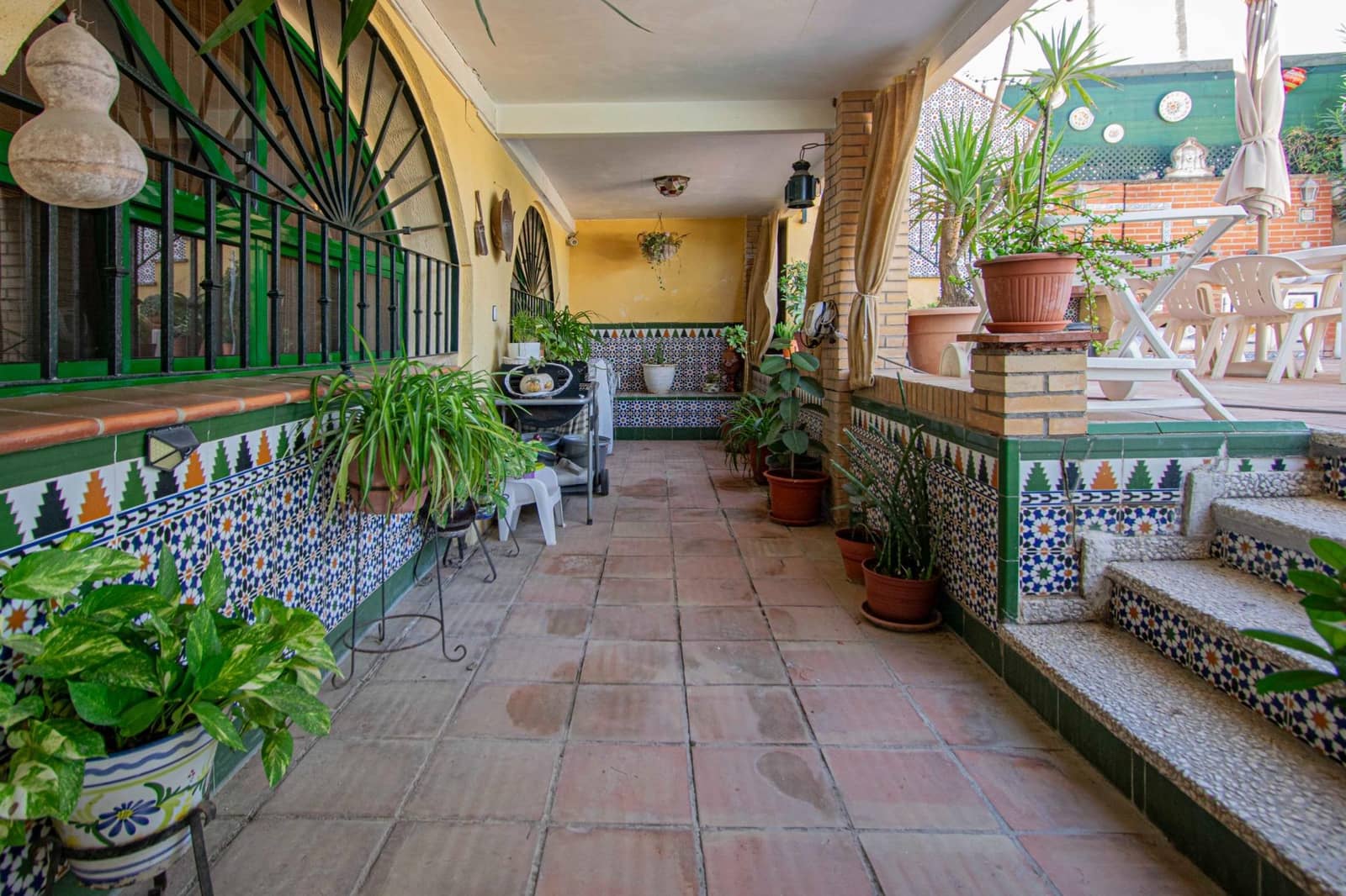 8 soveværelse Villa til salg i Montequinto med swimmingpool garage - € 850.000 (Ref: 9252065)