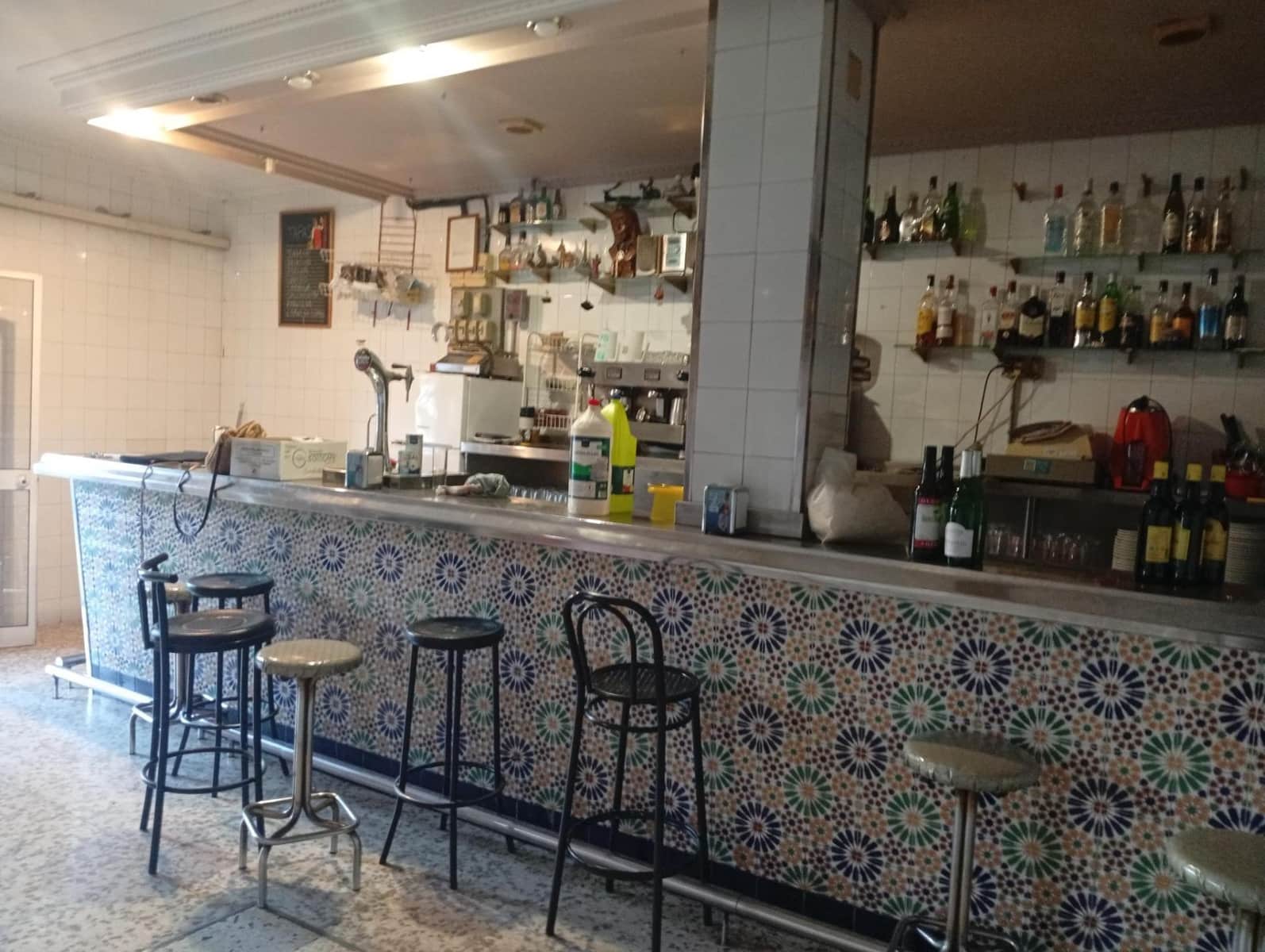 Kommersiell til salgs i Sevilla by - € 98 500 (Ref: 9255334)