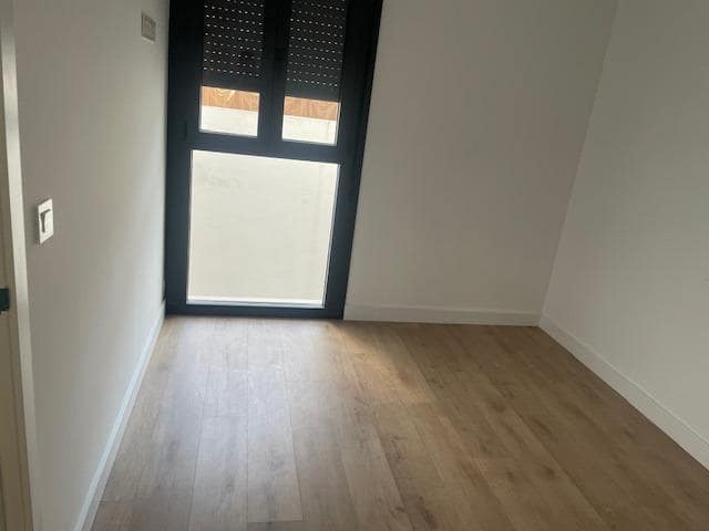 3 chambre Villa/Maison Mitoyenne à vendre à Tomares avec piscine - 310 000 € (Ref: 9255337)