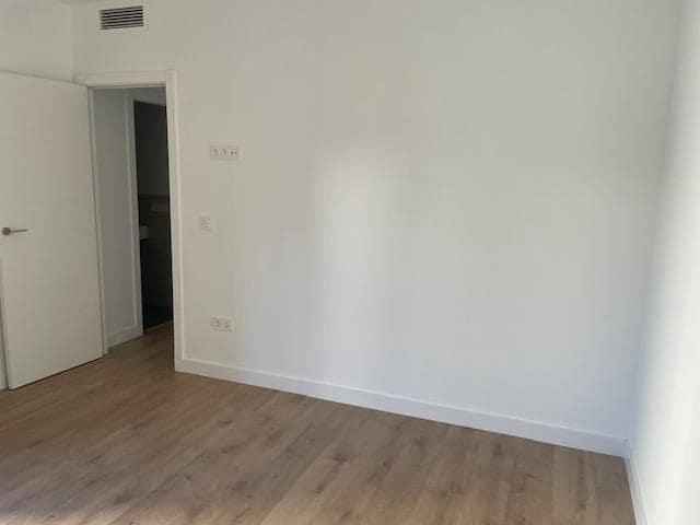 3 soveværelse Rækkehus til salg i Tomares med swimmingpool - € 310.000 (Ref: 9255337)